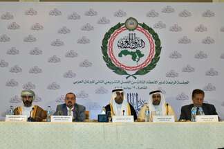 ‏البرلمان العربي يدعو إلى إيجاد حل سلمي في اليمن