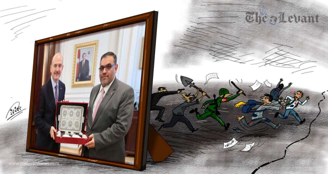 وزير تركي يقدّم للعبدة رئيس الائتلاف فناجين 