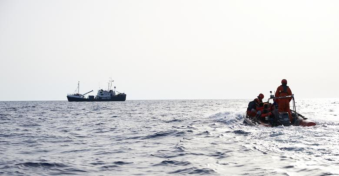 غرق العشرات من المهاجرين قبالة السواحل الليبية