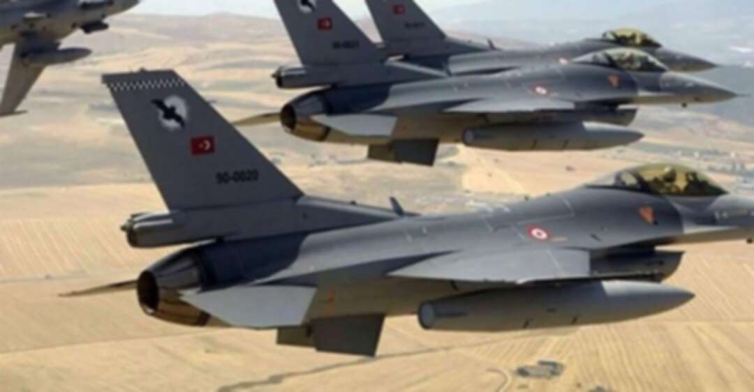 طائرات تركية تخترق أجواء العراق وتستهدف لاجئين كرد