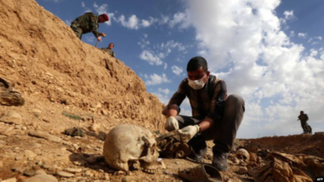 العثور على مقبرة جماعية لقوات النظام السوري بريف درعا