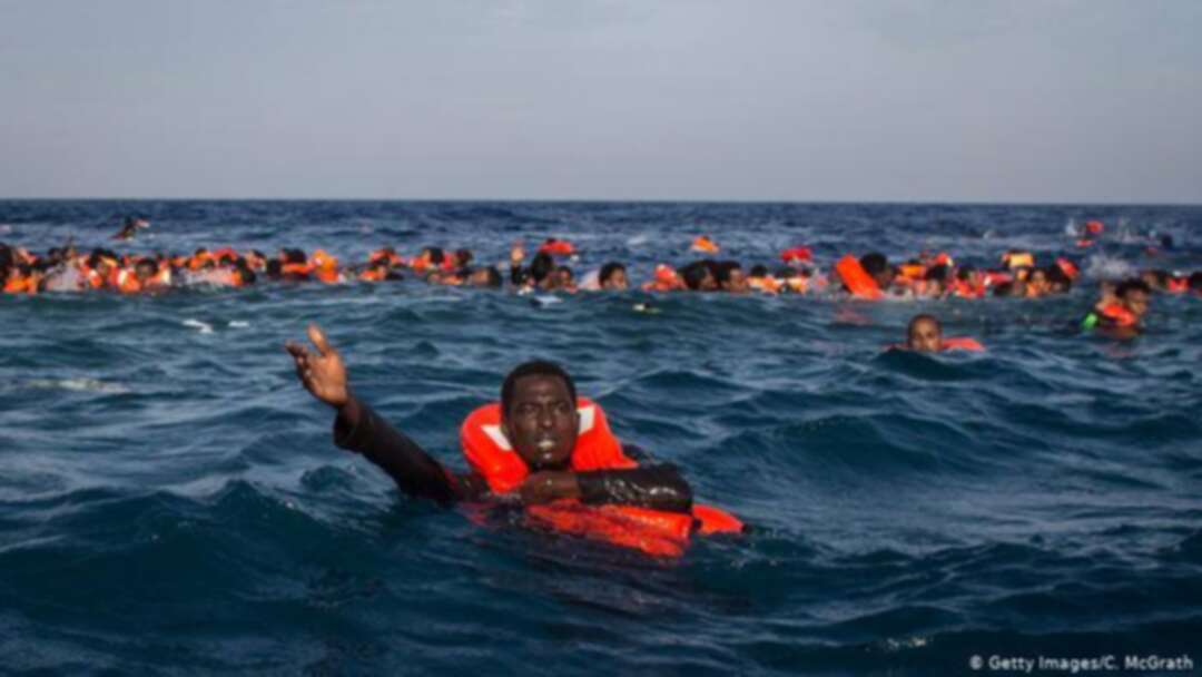 إنقاذ ما يقارب 400 مهاجر إلى الآن قرب السواحل الليبية