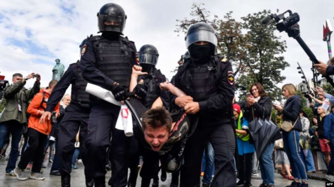 الكرملين يبرر قمع المتظاهرين من قبل الشرطة الروسية