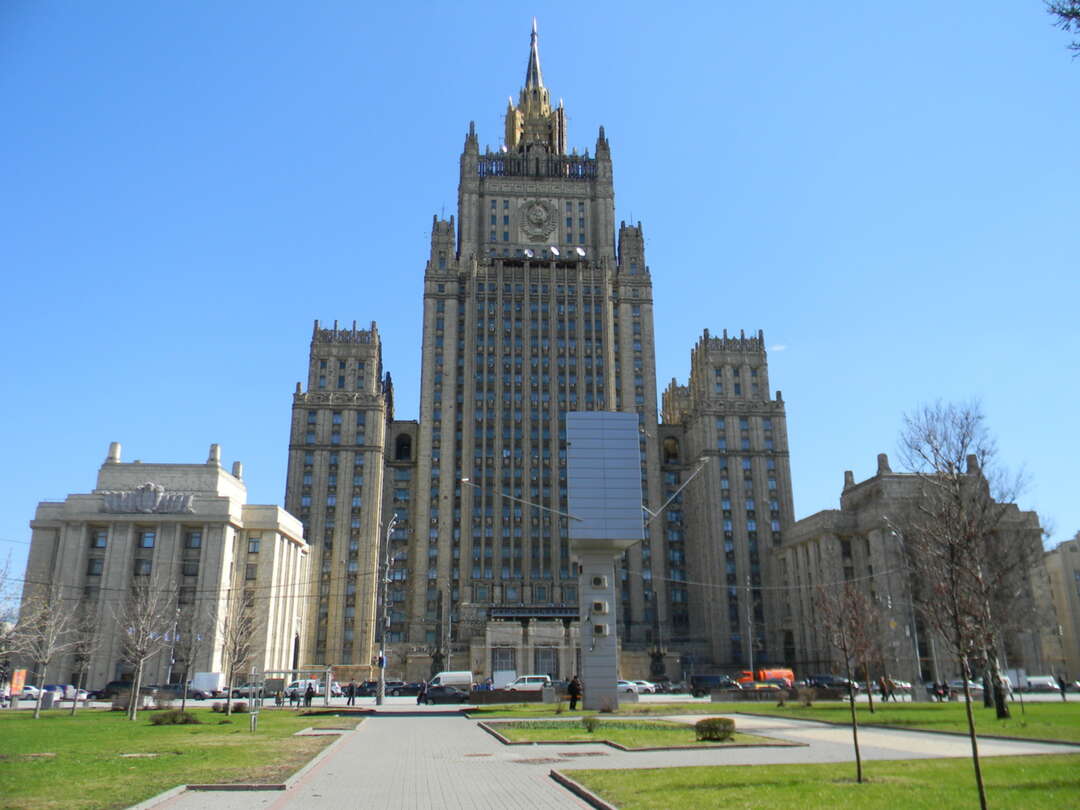الخارجية الروسية : موسكو ستضمن أمنها في حال قيام واشنطن بنشر صواريخها
