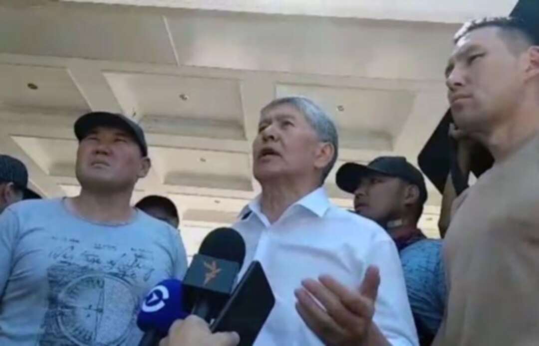 سلطات قرغيزستان تحتجز الرئيس السابق ألمازبيك أتامبايف لمحاكمته