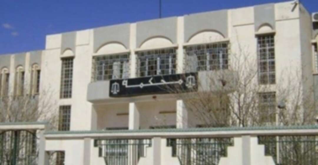 محكمة جزائرية تأمر بحجز وزيرين سابقين ضمن قضية الفساد