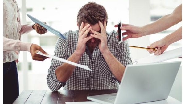 التوتر العصبي بسبب ضغوط العمل قد يؤدي إلى فرط السمنة