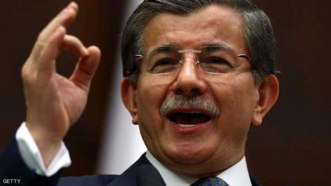 استقالة جماعية من حزب أردوغان.. وداود أوغلو يطالبه بالتوقف