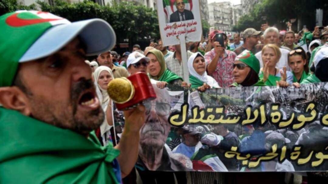 Thousands protest in Algiers despite tight security
