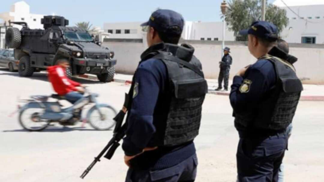 مقتل رجل أمن وإصابة عسكري في عملية طعن بتونس