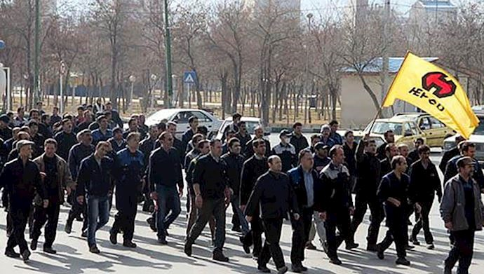 Workers of the HEPCO company in the city of Arak, central Iran held yet another protest rally on Sunday, September 15, 