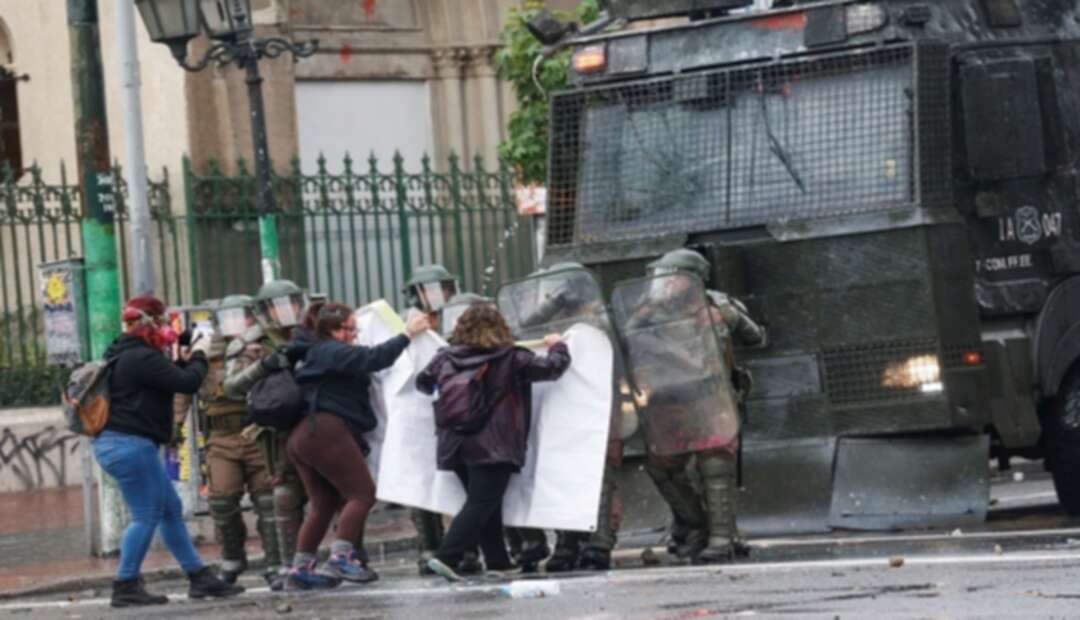 إعلان حظر التجوال في عاصمة تشيلي وسط احتجاجات
