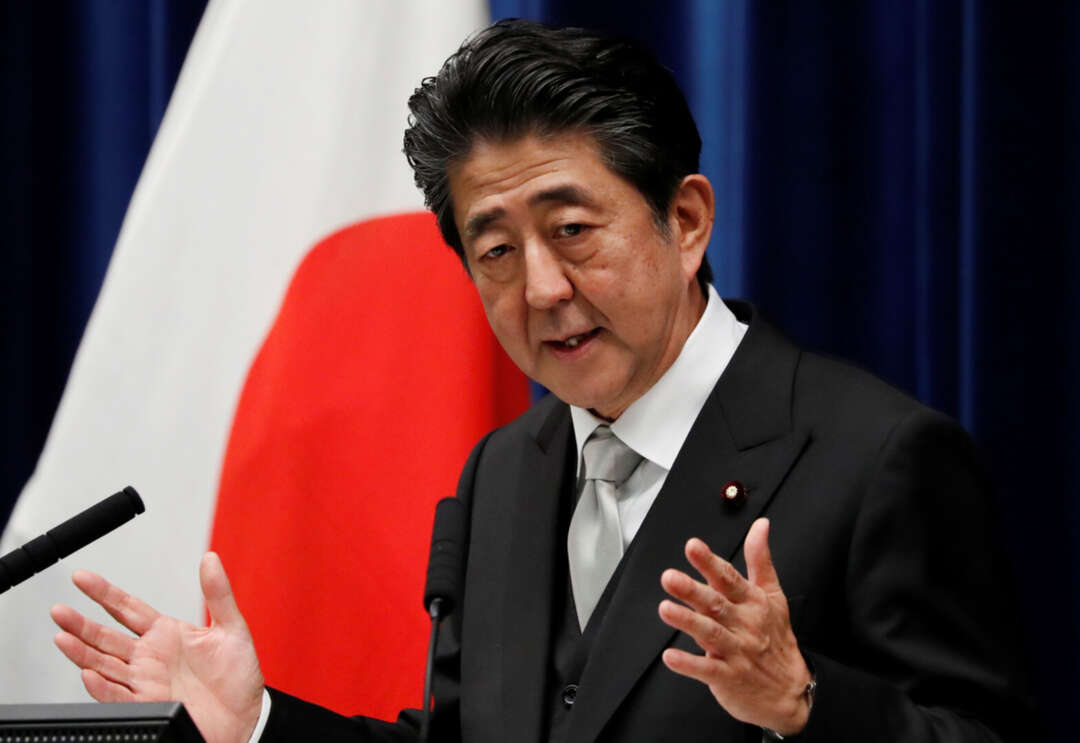 ماذا تعرف عن شينزو آبي رئيس الوزراء الياباني السابق الذي اغتيل اليوم؟