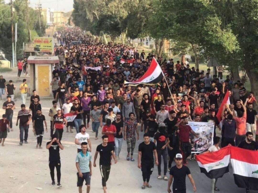 19 قتيل وألف جريح عراقي في المظاهرات.. وإيران تغلق معابرها