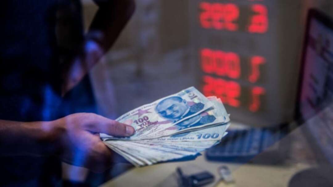 Turkish lira weakens slightly, focus turns to Syria offensive