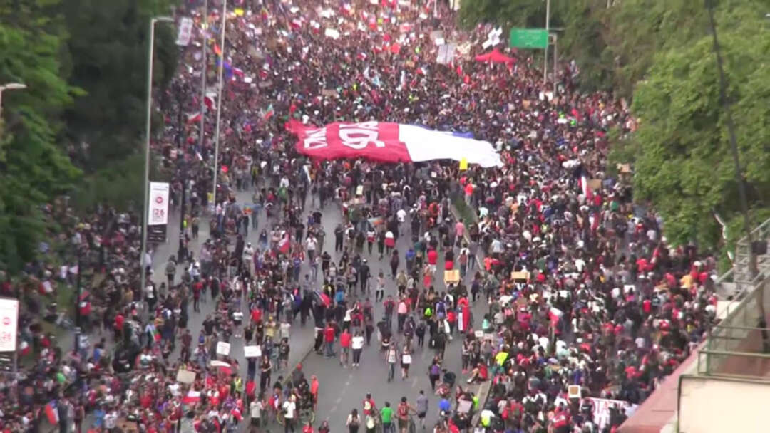 تشيلي: أكثر من مليون متظاهر يتدفقون على شوارع العاصمة