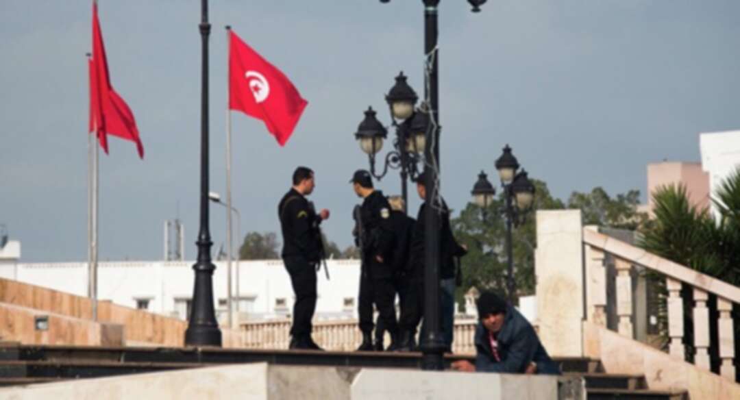 تونس تقيل وزيري الدفاع والشؤون الخارجية