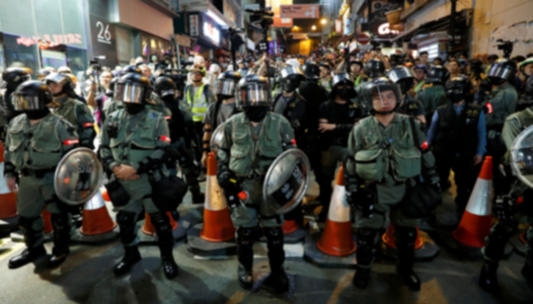 احتفالات الهالويين تتحول لمواجهة مع الشرطة في هونغ كونغ
