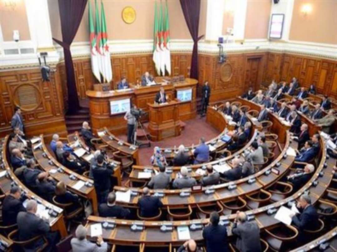 مجلس الأمة الجزائري يوافق على قانون الطاقة الجديد لجذب الاستثمارات