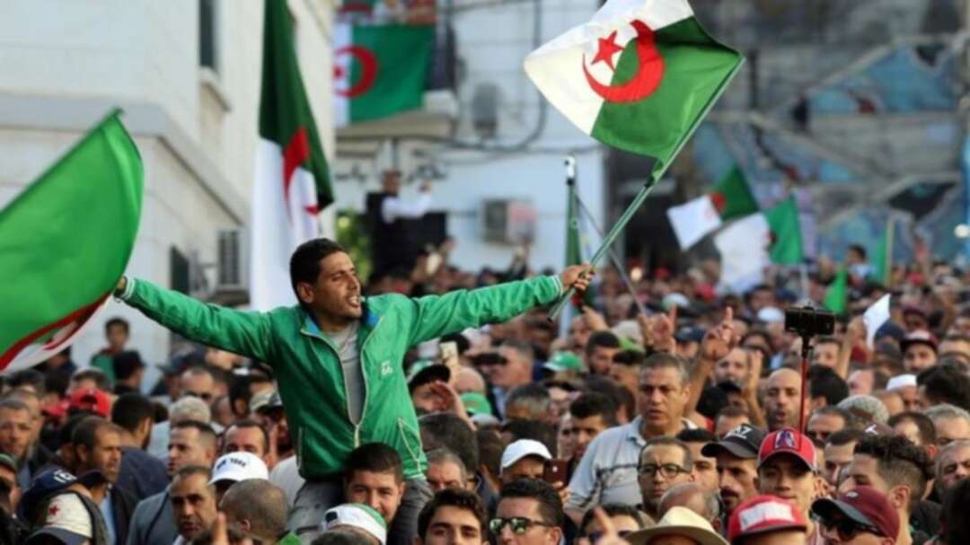 مظاهرات في ذكرى الثورة الجزائرية.. ومطالبات باستقلال جديد