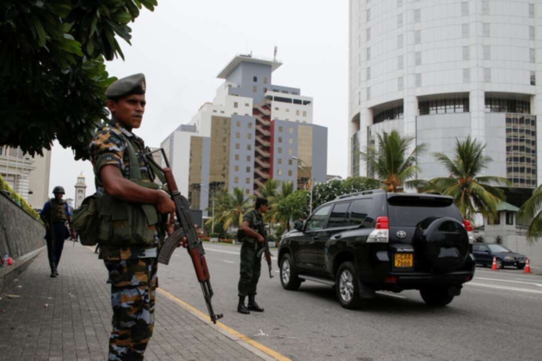 استهداف حافلات لناخبين في سريلانكا بالتزامن مع خلافات بين الجيش والشرطة