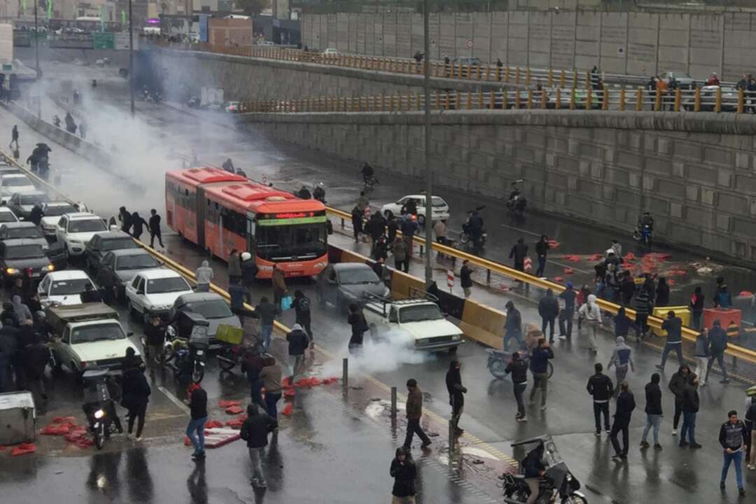 العفو الدولية تؤكد مقتل 143 متظاهراً في إيران