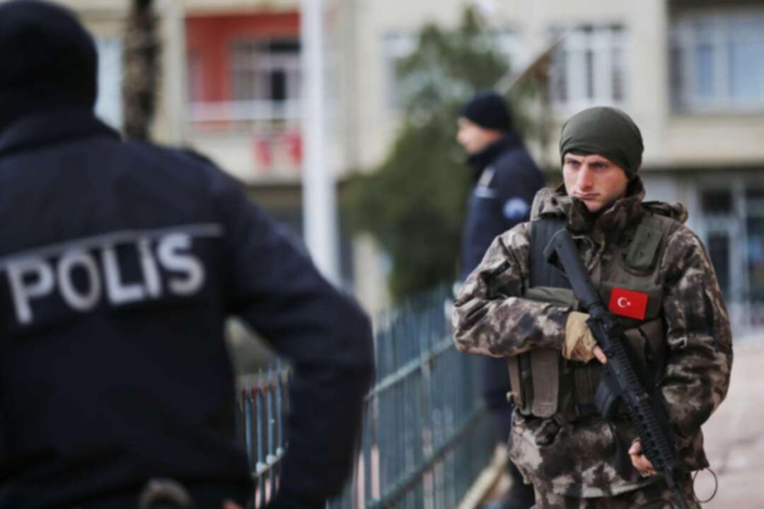 تركيا تعتقل معارضي 