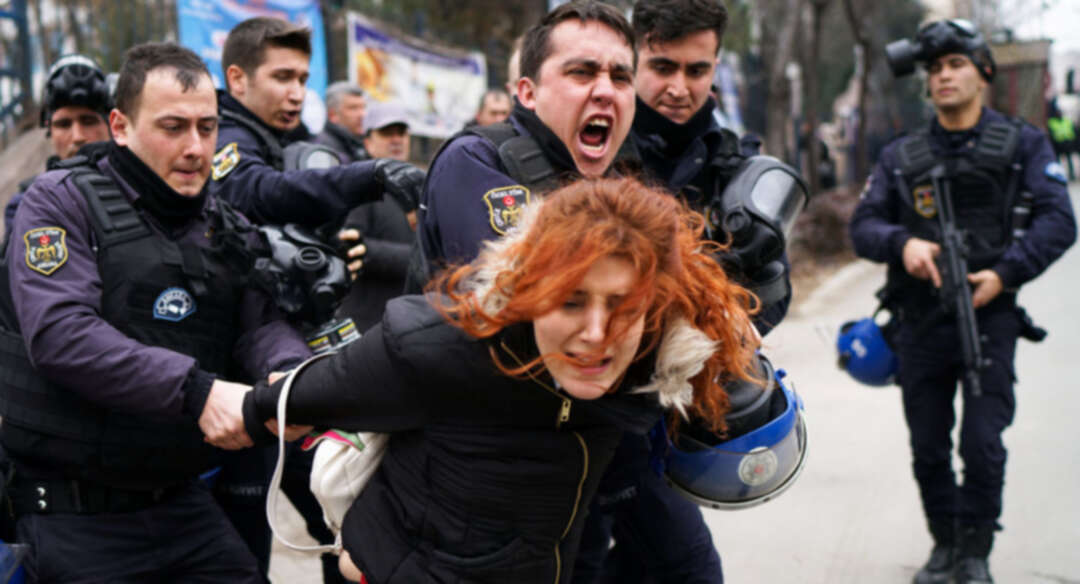 تركيا تُحاكم حقوقيين بينهم رئيس 