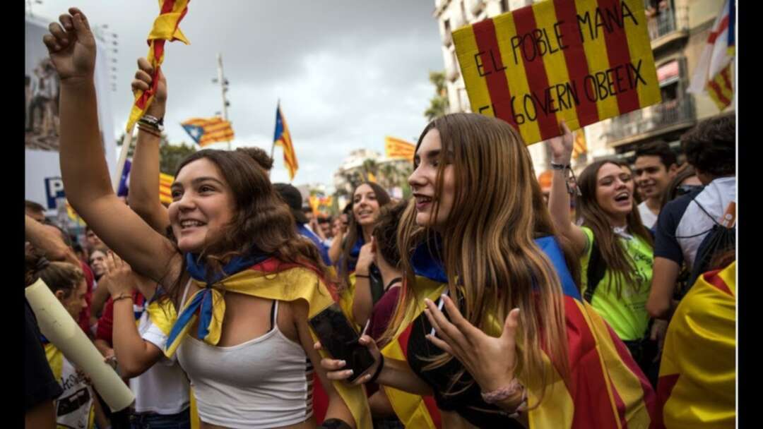 سعياً للتذكير باستقلال كتالونيا.. انفصاليون يغلقون طريقاً بين إسبانيا وفرنسا