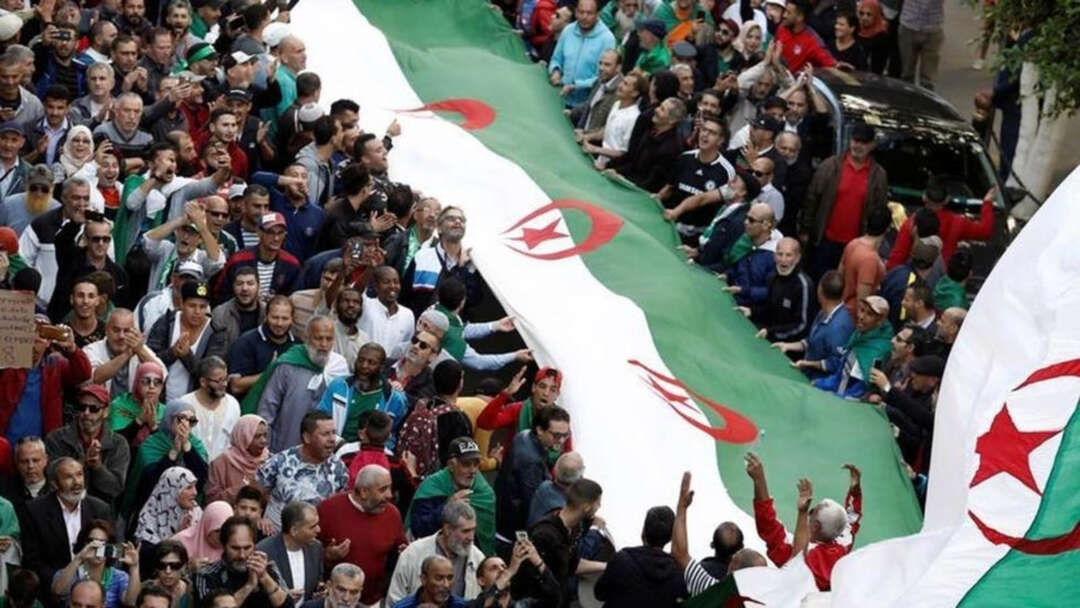 الجزائر.. مظاهرات مناوئة لمرشحي الرئاسة المقرّبين من النظام السابق