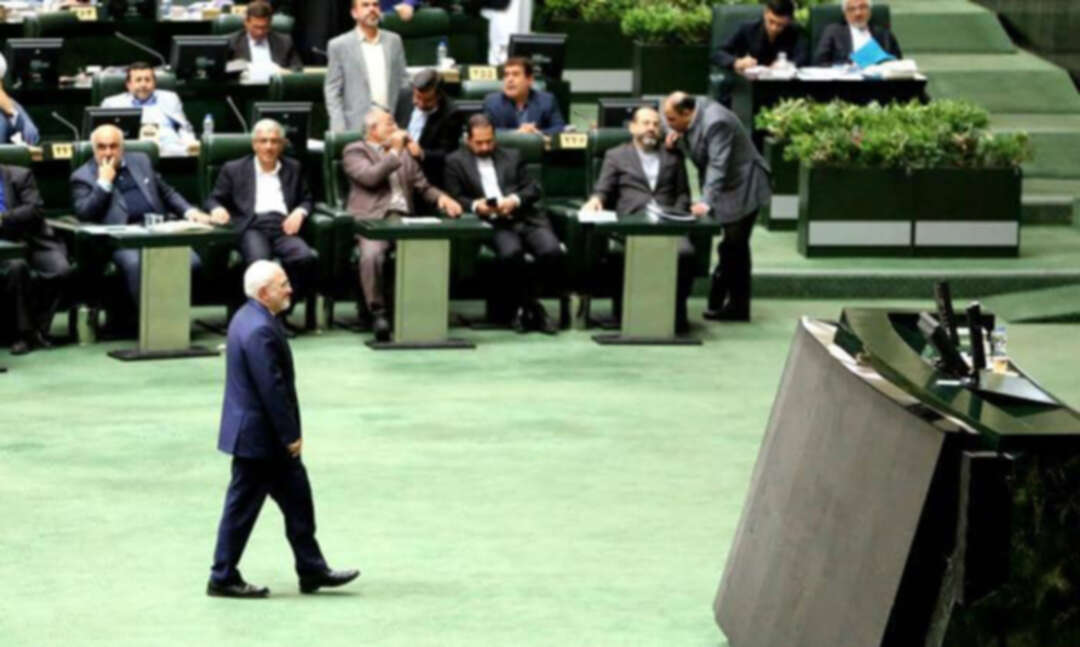 في جلسة استجواب علنية أمام البرلمان.. ظريف: غسيل الأموال متفش بإيران