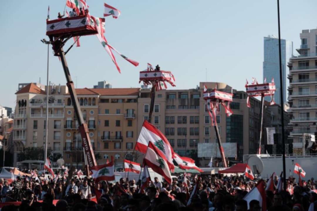 استمرار الاحتجاجات اللبنانية على الرغم من تهديدات أنصار حزب الله