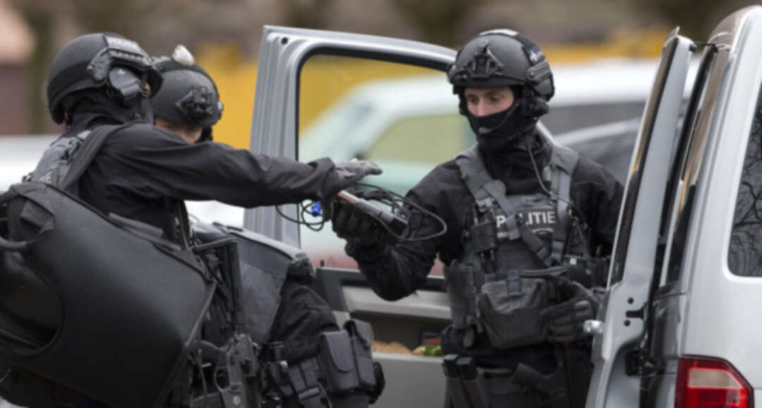 هولندا تتهم رجلين بالتخطيط لهجمات إرهابية وتعتقلهما