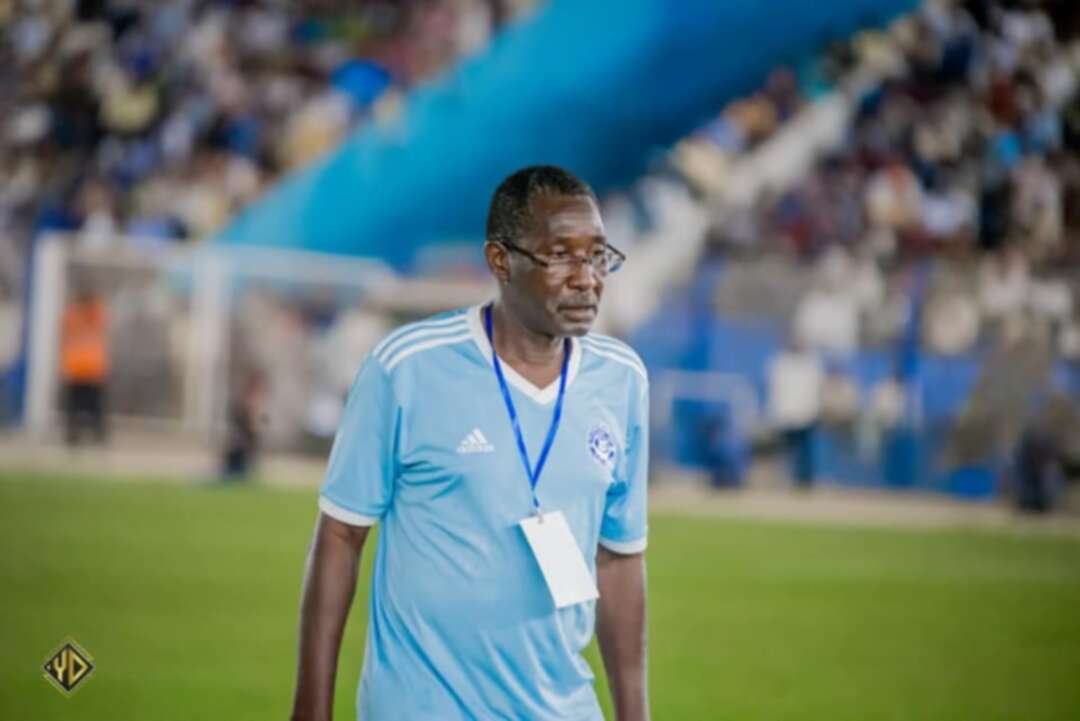 الهلال السوداني يُقيل مدرّبه بعد الخسارة أمام الأهلي المصري