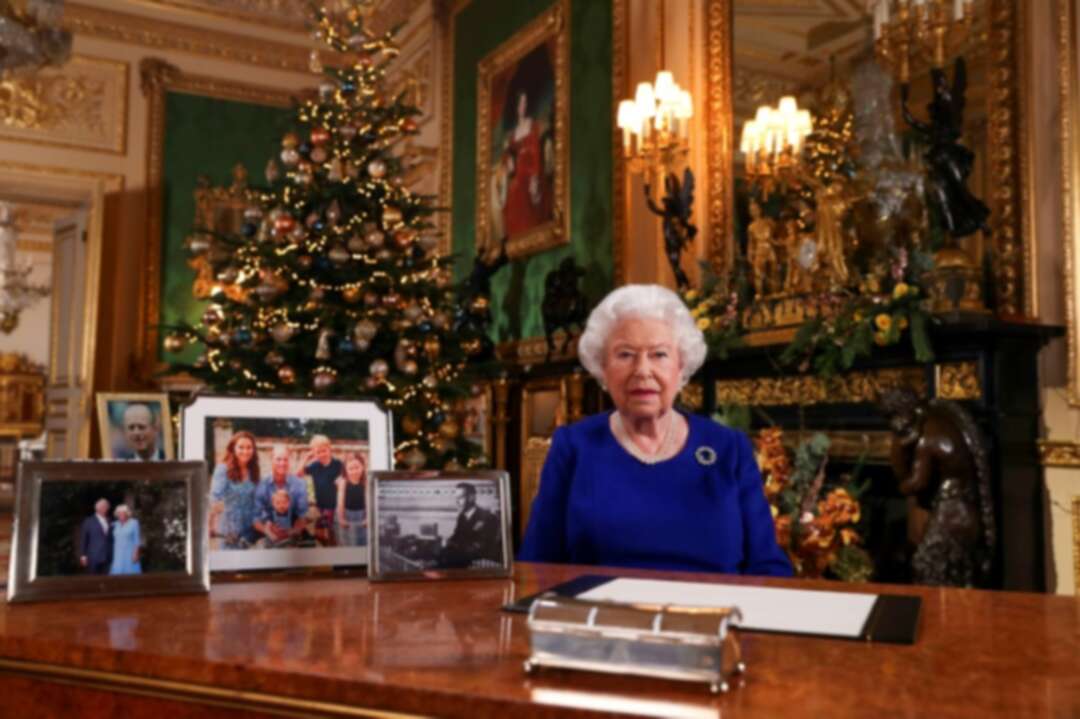 Queen admits 'bumpy' year in Christmas message