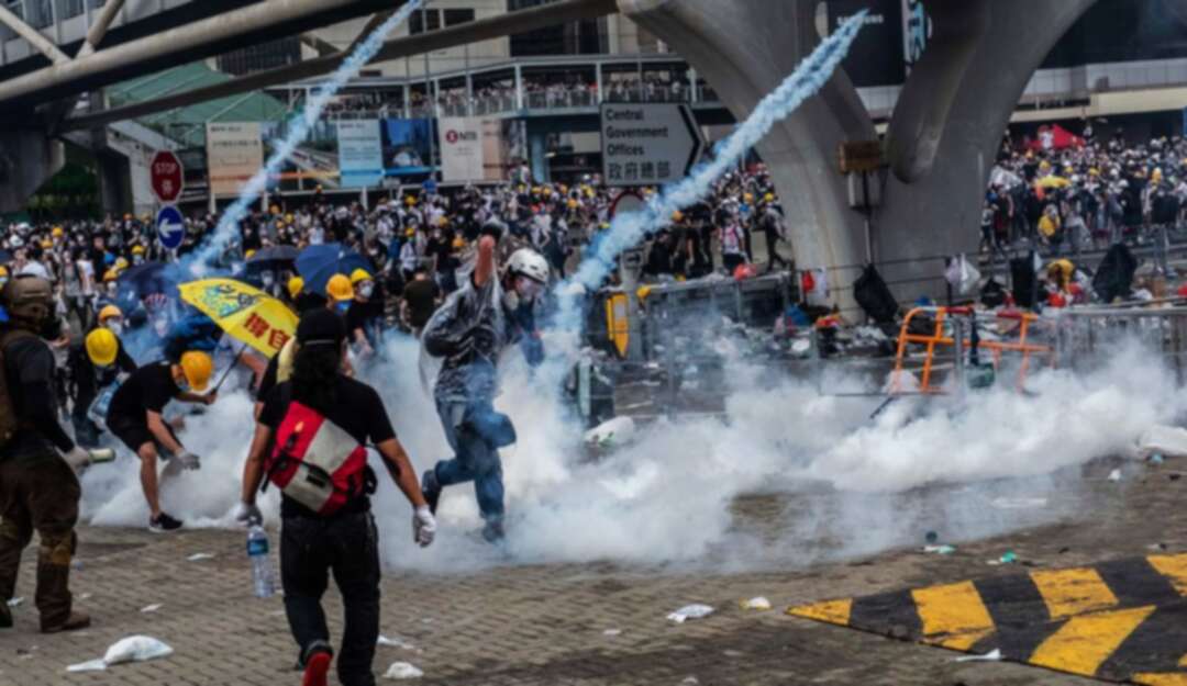 احتجاجات عنيفة في هونغ كونغ بالتزامن مع أعياد الميلاد