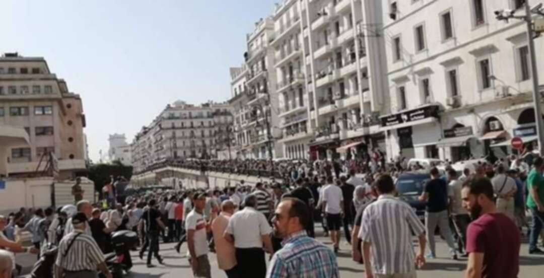 مظاهرات حاشدة في الجزائر.. بعد أول جمعة من وفاة قايد صالح