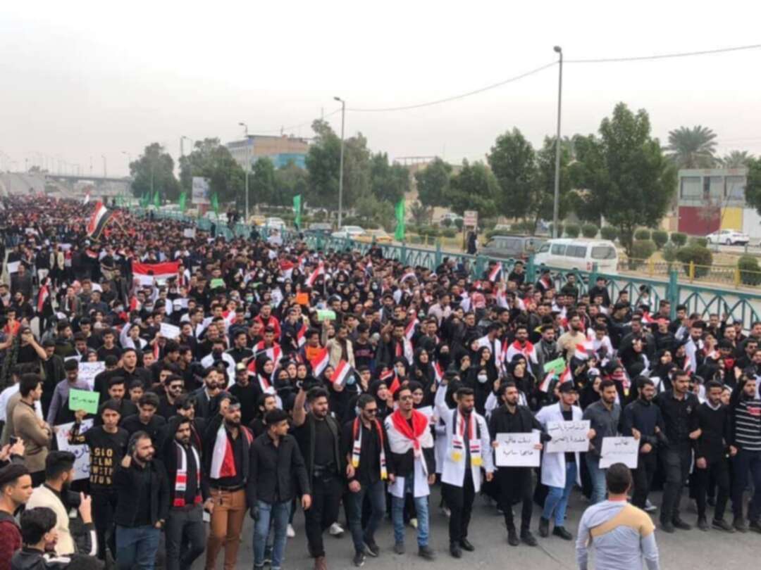 متظاهرو العراق يطالبون بحكومة مستقلة.. والخزعلي يهدد رئيس البلاد