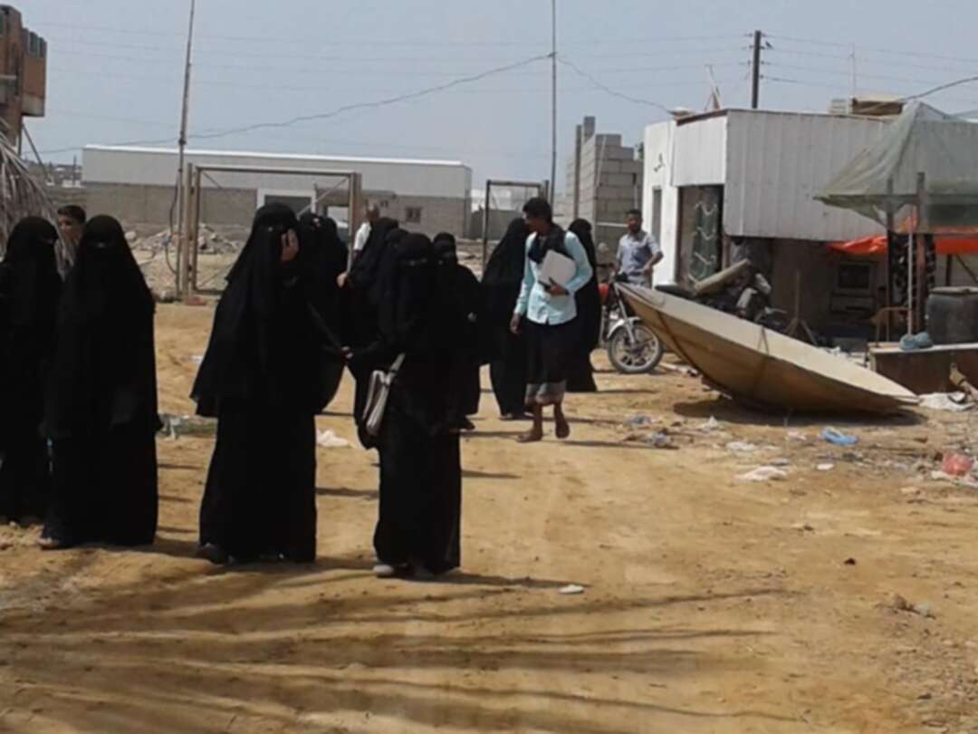 نزوح عشرات الأسر اليمنية نتيجة القصف الحوثي في الحديدة