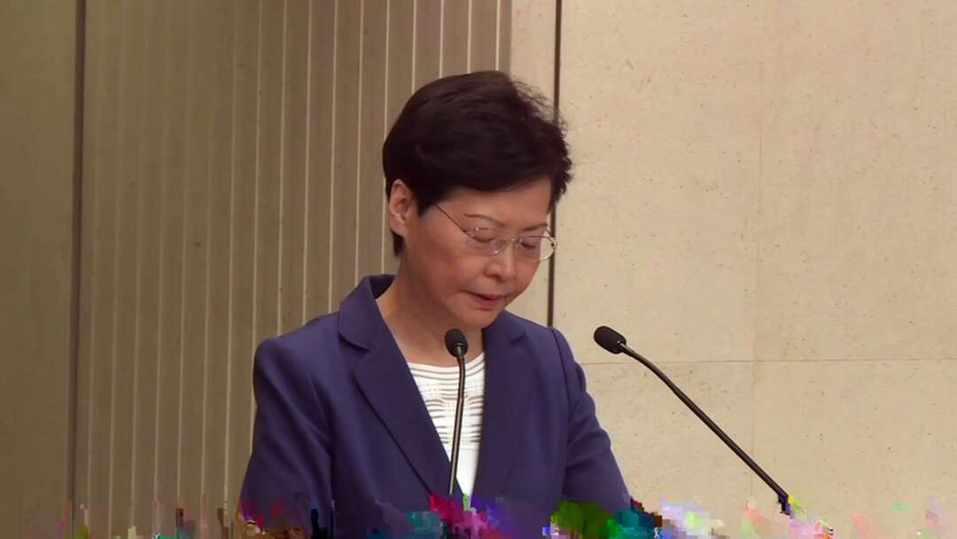 رئيسة هونغ كونغ تزور الصين عقب هزيمتها في الانتخابات المحلية
