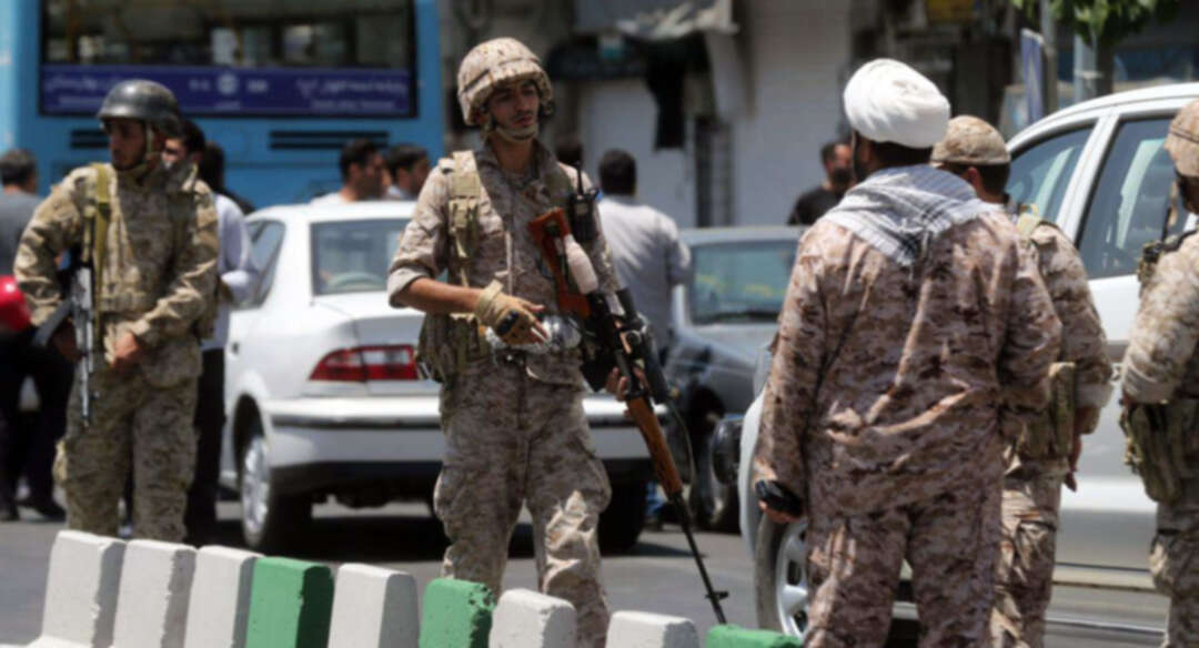 جندي إيراني يقتل 3 من عناصر الشرطة جنوب إيران
