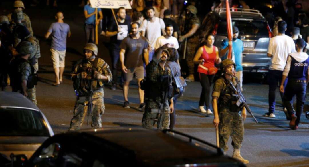 تجدد الاشتباكات وسط بيروت وقوات الأمن اللبنانية تستخدم الغاز المسيل للدموع