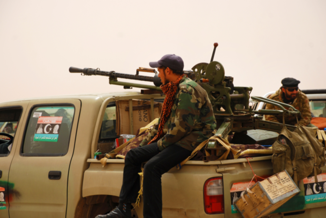 سلاح الجو الليبي يشنّ غارات جوية على مدينة مصراتة