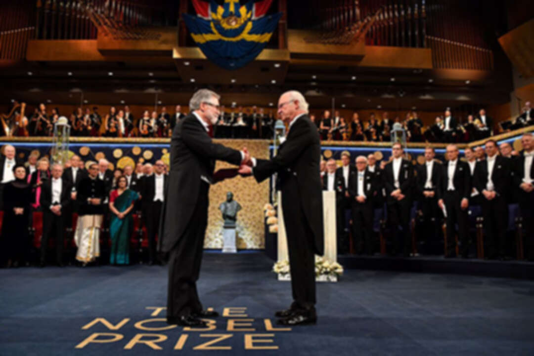 النمساوي هاندكه يستلّم جائزة نوبل للآداب رغم تأييده لجرائم الحرب في البوسنة