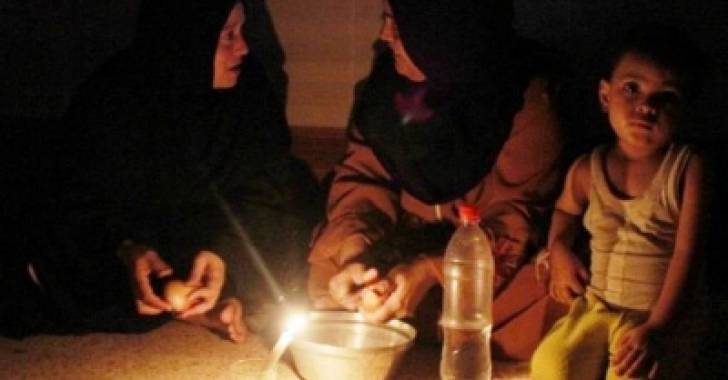 معاناة السوريين من أزمة انقطاع الكهرباء في الشتاء