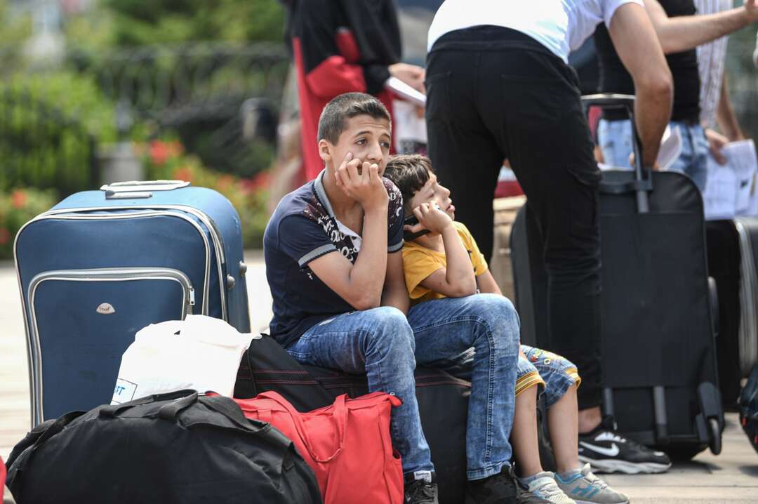 بينهم سوريون.. العثور على 23 مهاجراً داخل شاحنة في سويسرا