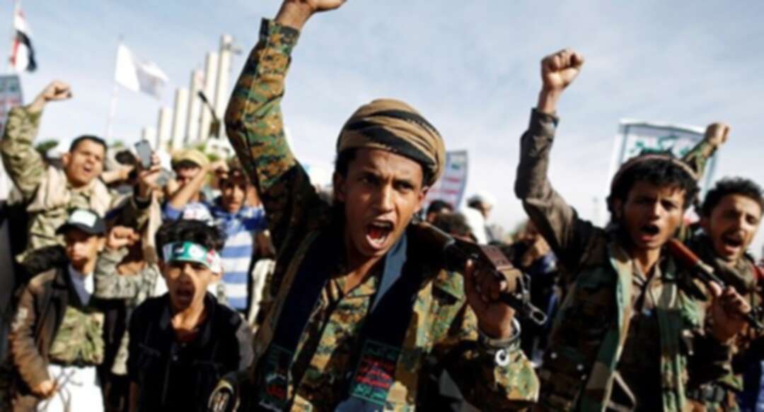 أنباء عن انشقاق وزير في حكومة الحوثي