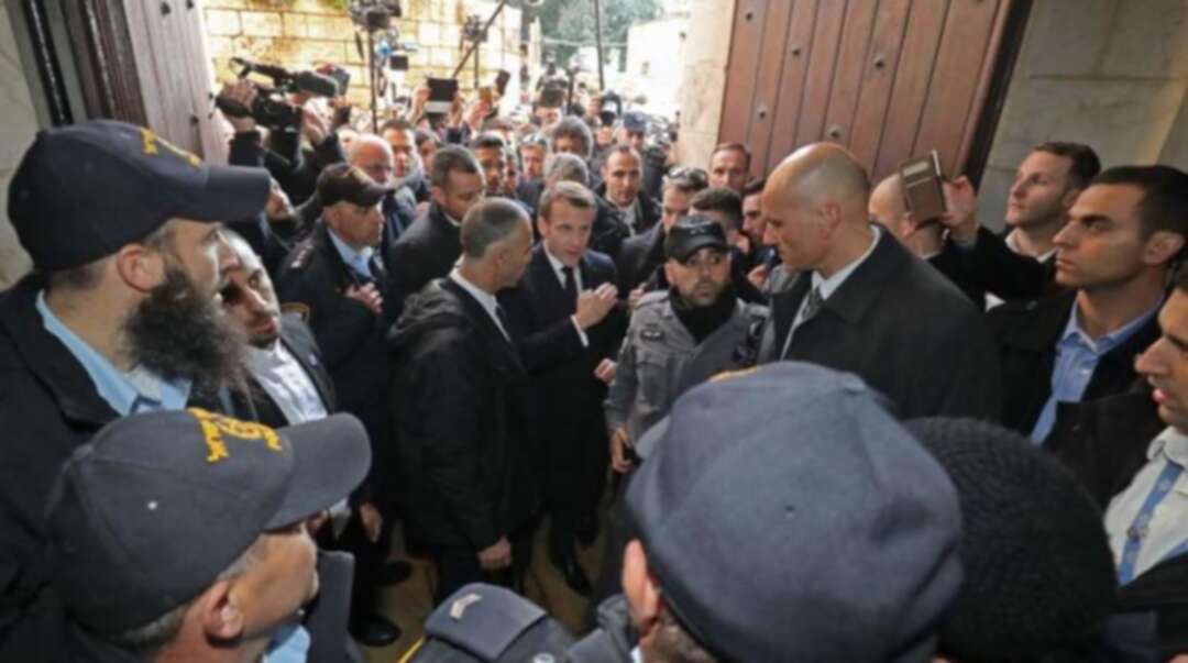 الرئيس الفرنسي يطالب الشرطة الإسرائيلية بمغادرة كنيسة فرنسية في القدس
