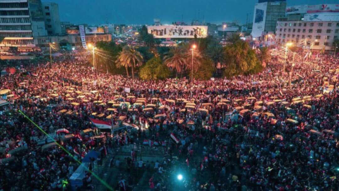 أنصار الصدر يرفعون خيامهم من ساحة التحرير في بغداد
