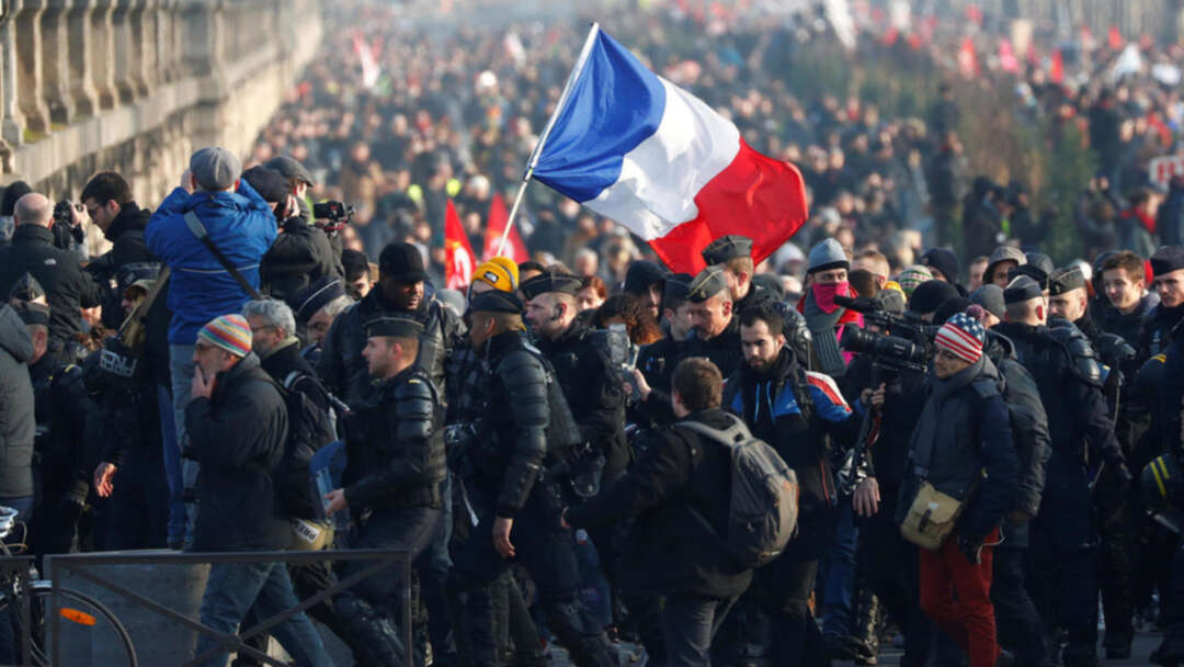 تجدد الاحتجاجات في باريس يُخلف 28 جريحاً